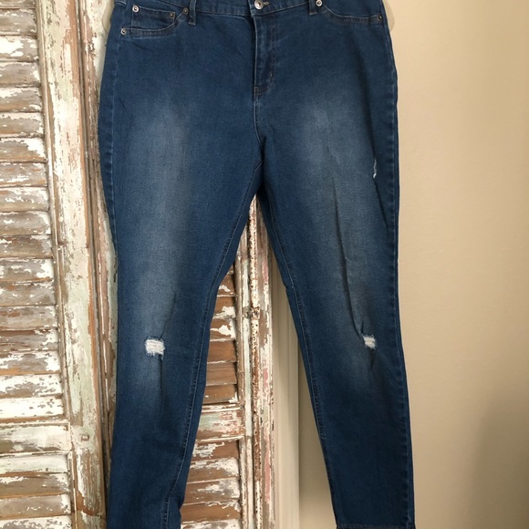 HUE DISTRESSED JEANS - Picture 1 of 4